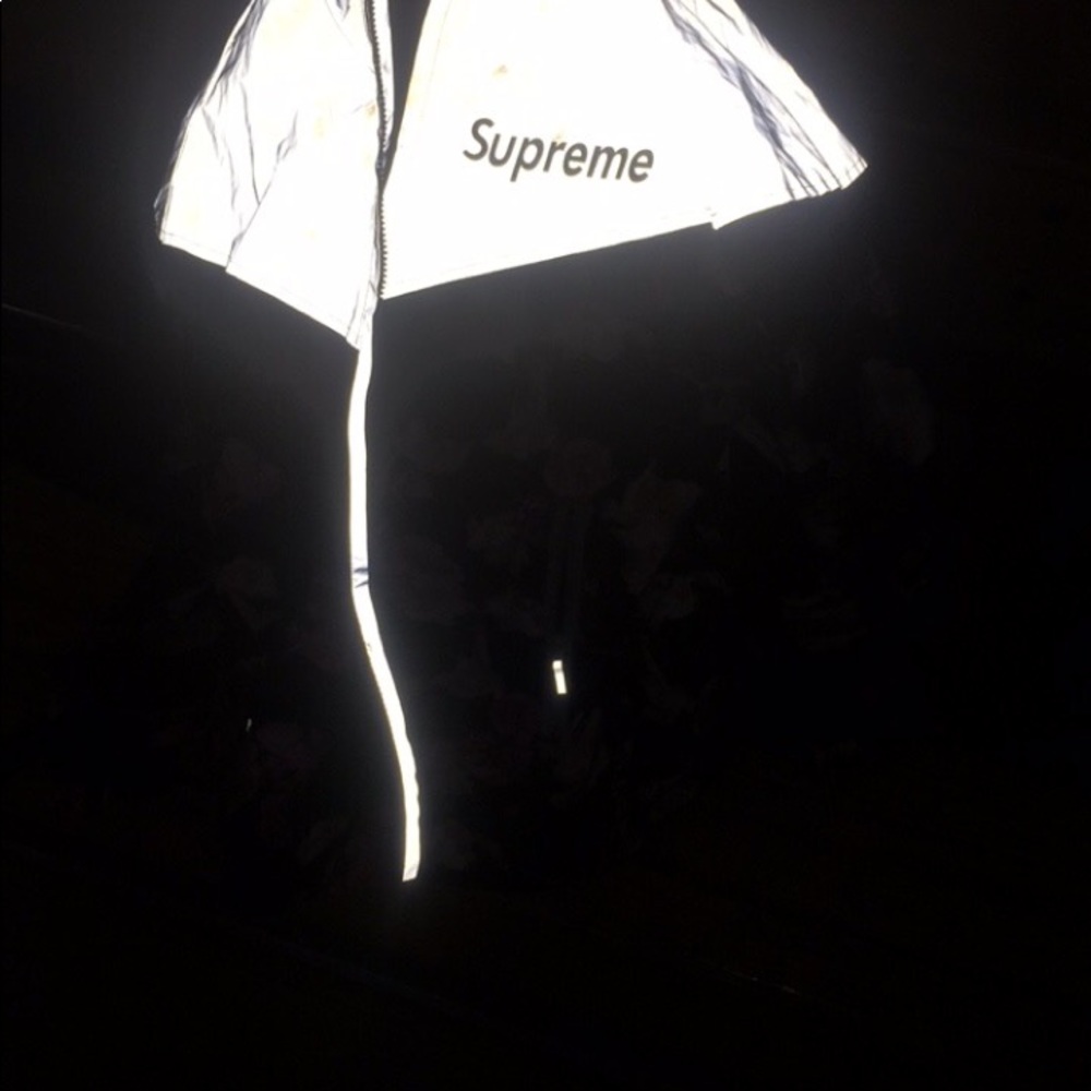 Floral x Suprme - Picture 4 of 4